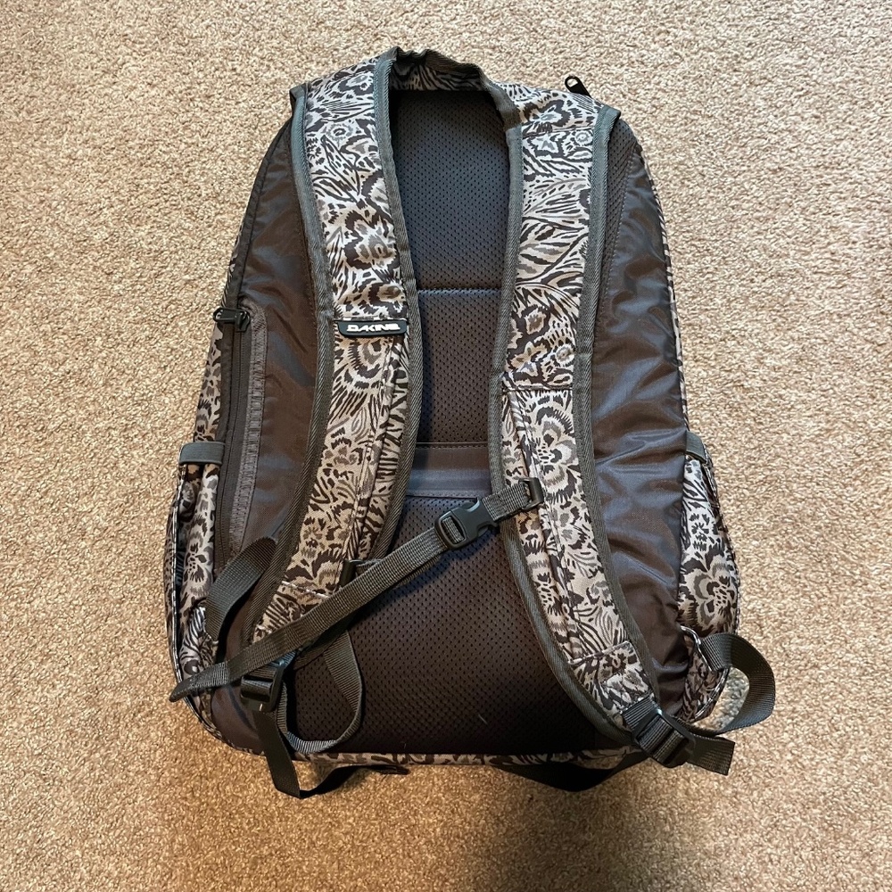 Dakine Backpack - Picture 4 of 8